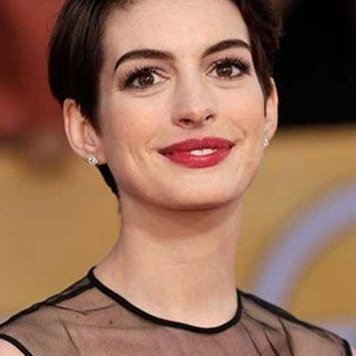 Anne Hathaway Short Haircuts (Photo 5 of 20)