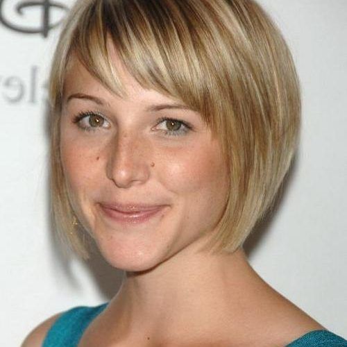 Short Haircuts On Long Faces (Photo 18 of 20)