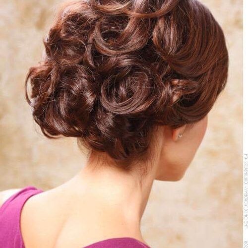 Long Hairstyles Easy Updos (Photo 3 of 15)