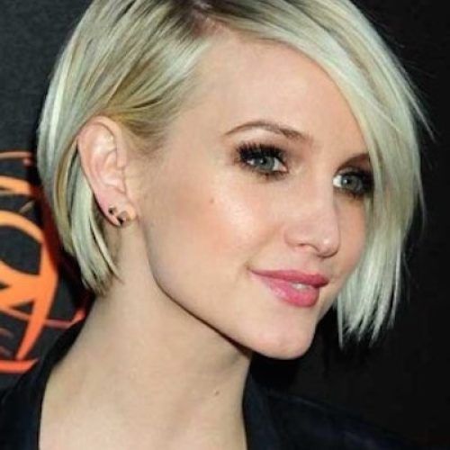 Choppy Side-Parted Pixie Bob Haircuts (Photo 13 of 15)