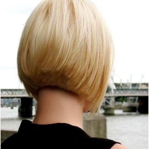 Classic Inverted Bob Hairstyles (Photo 11 of 15)