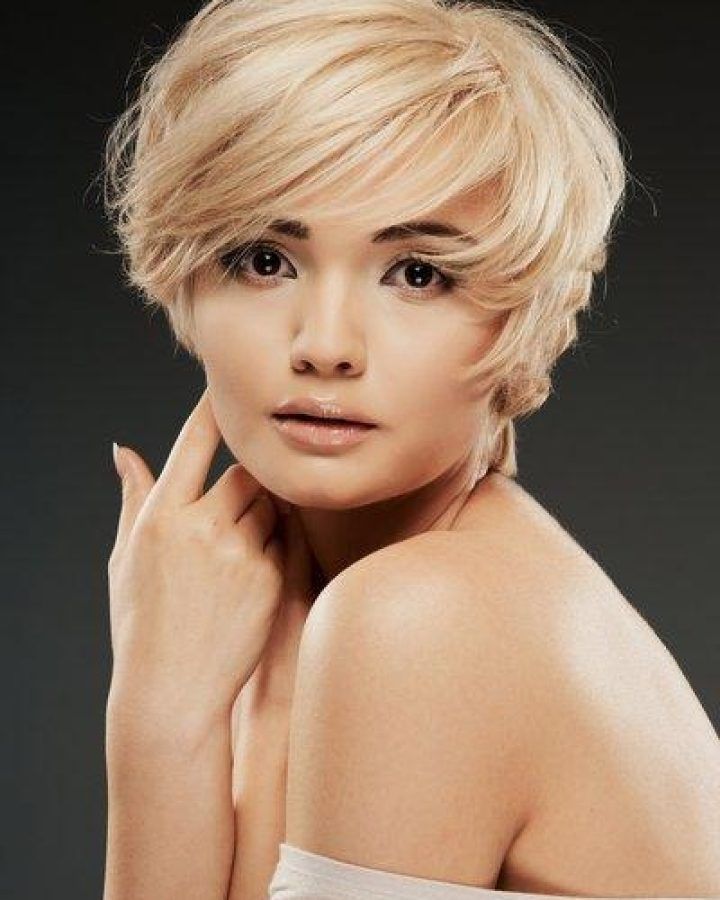 20 Inspirations Short Haircuts for Square Face