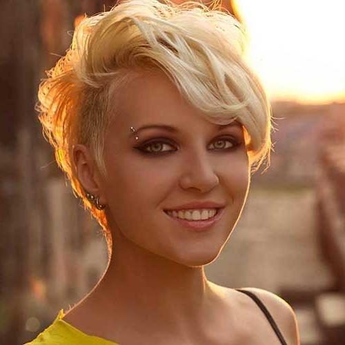 Pictures Of Short Hairstyles For Round Faces (Photo 20 of 20)