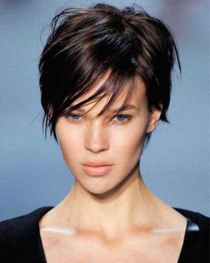 2024 Popular Feathered Pixie Haircuts