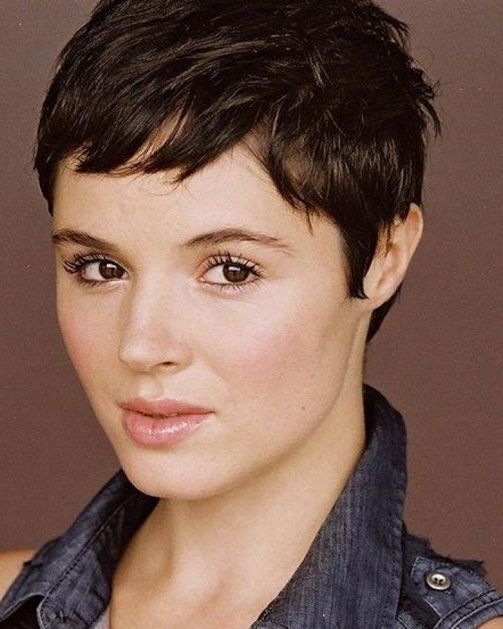 20 Photos Pixie Haircuts for Women with Thick Hair