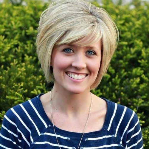 Ladies Short Hairstyles For Thick Hair (Photo 8 of 15)