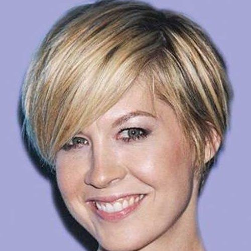 Short Haircuts For Fine Hair Over 40 (Photo 7 of 15)
