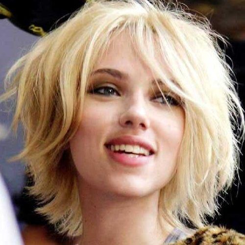 Scarlett Johansson Asymmetrical Choppy Bob Hairstyles (Photo 5 of 15)