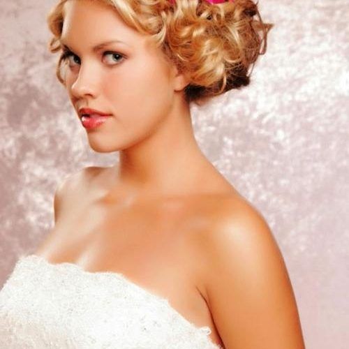 Short Hairstyles For Bridesmaids (Photo 17 of 20)