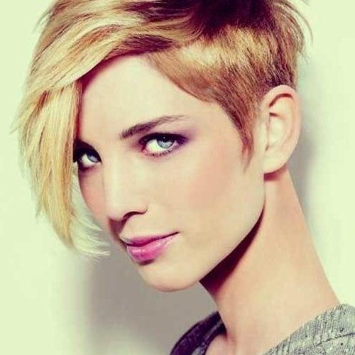 Ladies Short Hairstyles For Thick Hair (Photo 15 of 15)