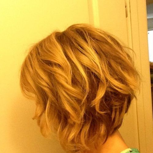 Sexy Tousled Wavy Bob For Brunettes (Photo 16 of 20)