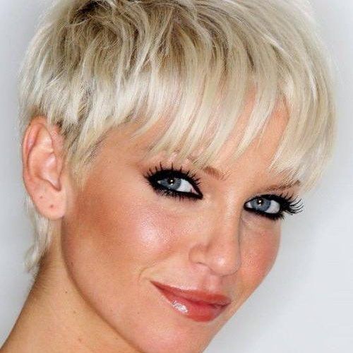 Short Hairstyles For Round Faces And Thin Fine Hair (Photo 15 of 20)