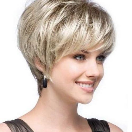 Short Girl Haircuts For Round Faces (Photo 14 of 15)
