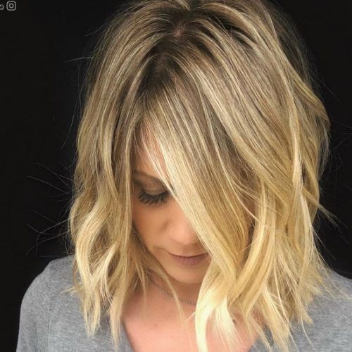 Shoulder Length Lob Haircuts With Layered Front (Photo 8 of 20)
