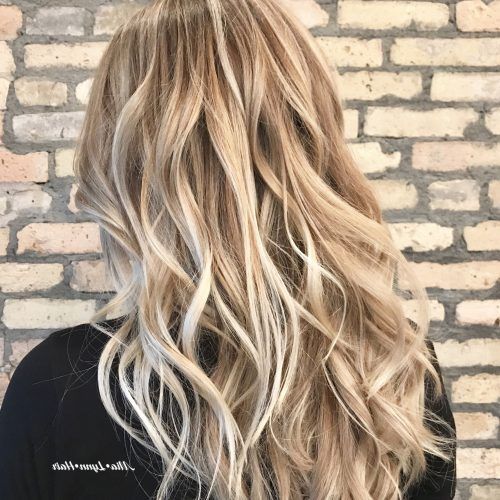 Casual Bright Waves Blonde Hairstyles With Bangs (Photo 1 of 20)