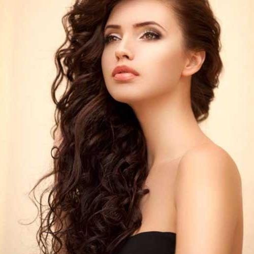 Curly Long Hairstyles For Round Faces (Photo 10 of 15)