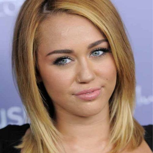 Miley Cyrus Medium Haircuts (Photo 6 of 20)