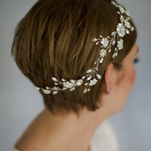 Short Wedding Hairstyles With A Swanky Headband (Photo 6 of 20)