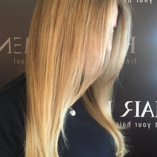 Dark Roots Blonde Hairstyles With Honey Highlights (Photo 14 of 20)