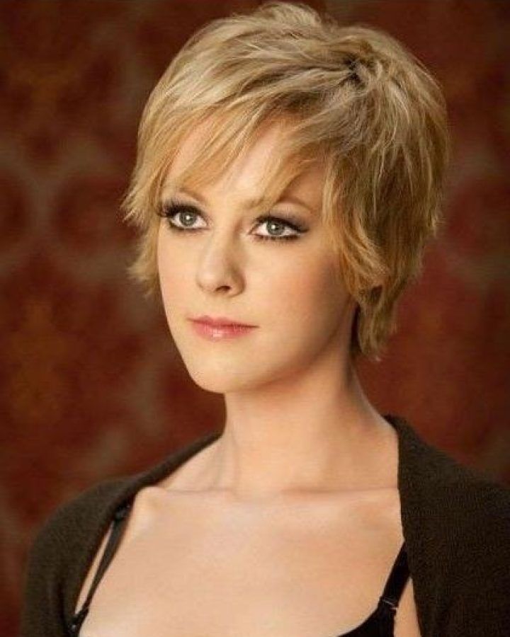 20 Photos Short Hairstyles for Small Faces