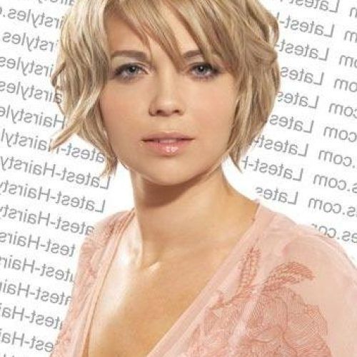 Cute Short Haircuts For Heart Shaped Faces (Photo 13 of 20)