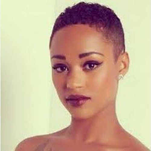 Natural Short Hairstyles For Round Faces (Photo 16 of 20)