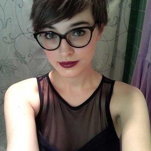 Short Haircuts For People With Glasses (Photo 3 of 20)