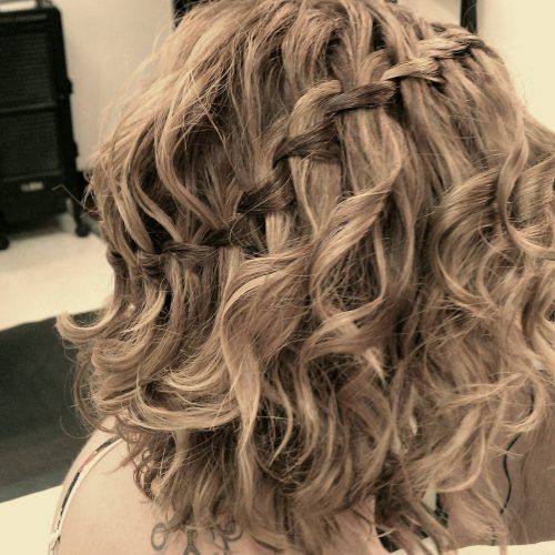 Casual Scrunched Hairstyles For Short Curly Hair (Photo 7 of 20)