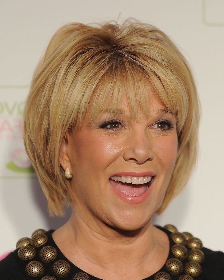 20 Ideas of Short and Simple Hairstyles for Women Over 50