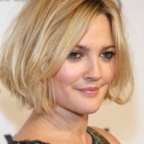 Short Hairstyles For Heavy Round Faces (Photo 13 of 20)
