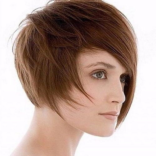 Trendy Short Haircuts For Round Faces (Photo 6 of 20)