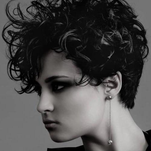 Trendy Short Curly Hairstyles (Photo 7 of 15)