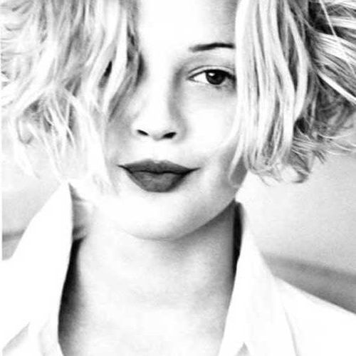 Drew Barrymore Short Haircuts (Photo 11 of 20)