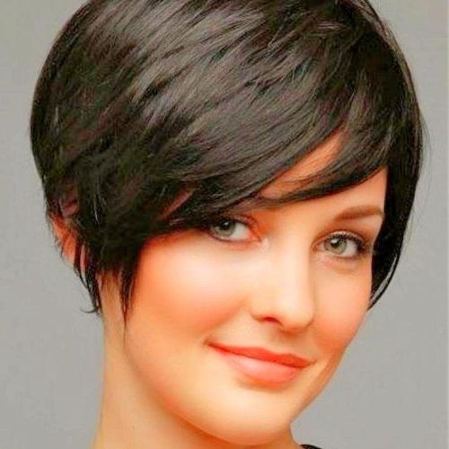Flattering Short Haircuts For Round Faces (Photo 14 of 20)