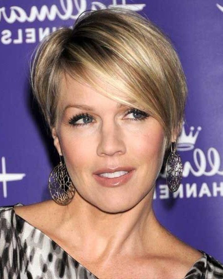 2024 Popular Short Haircuts to Look Younger