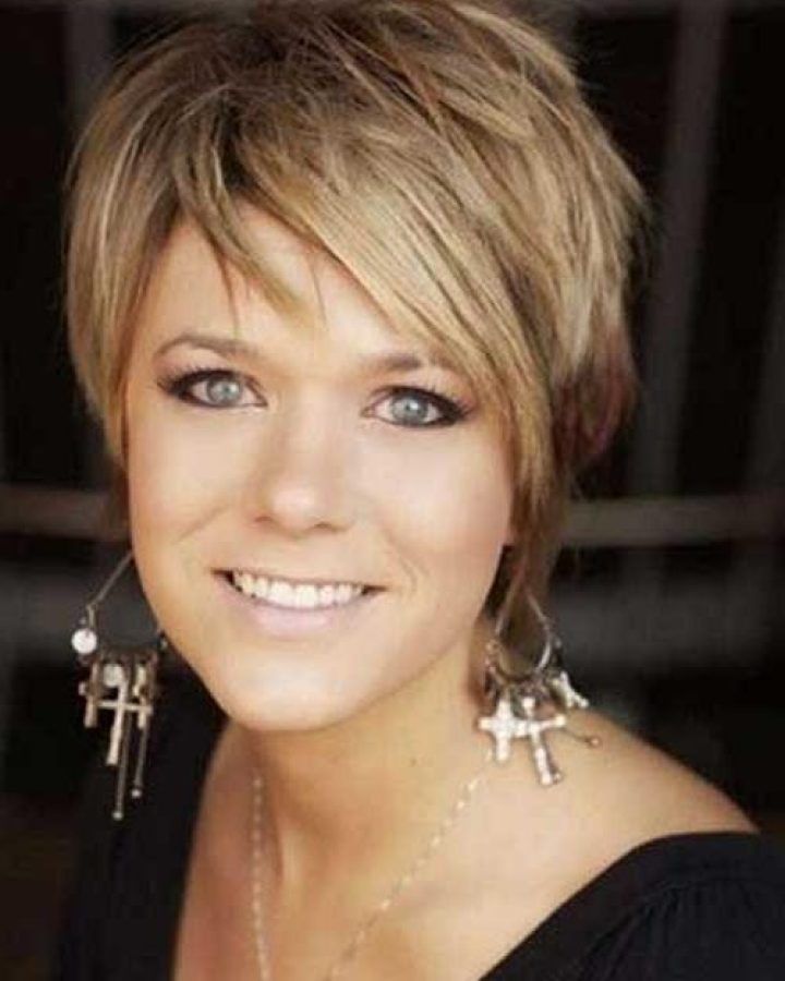 2024 Latest Short Hairstyles for Over 40s