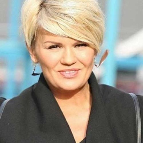 Short Hairstyles For Full Round Faces (Photo 19 of 20)
