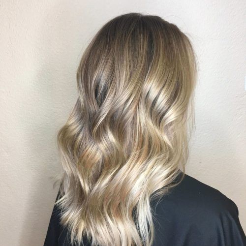 Dishwater Waves Blonde Hairstyles (Photo 19 of 20)