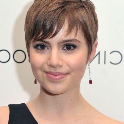 Cute Celebrity Short Haircuts (Photo 11 of 20)