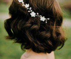 2024 Latest Flower Tiara with Short Wavy Hair for Brides