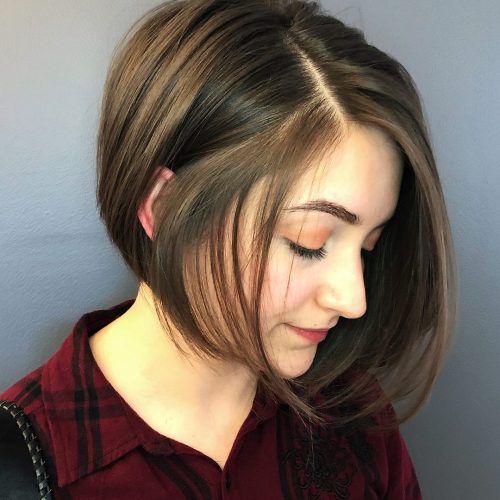 Flattering Medium Haircuts For Round Faces (Photo 18 of 20)