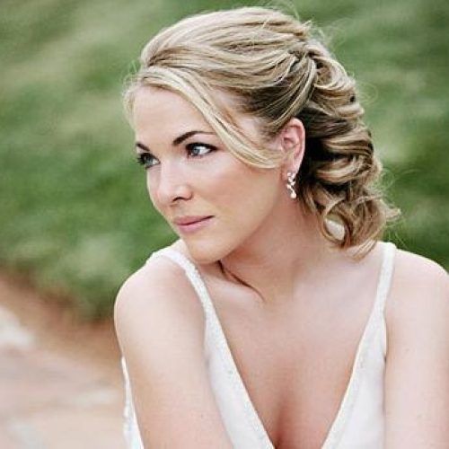 Brides Hairstyles For Short Hair (Photo 8 of 15)