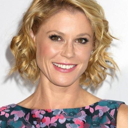 Short Curly Hairstyles For Over 40 (Photo 13 of 15)