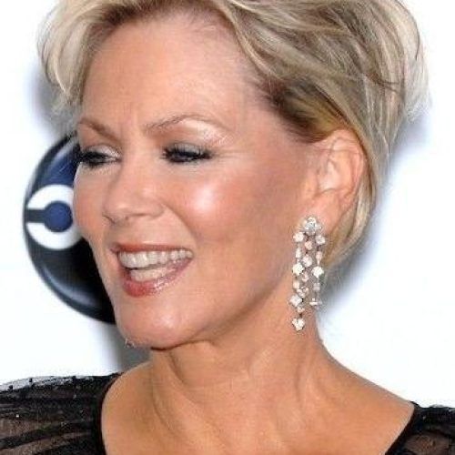 Short Hairstyles For Ladies Over 50 (Photo 11 of 15)