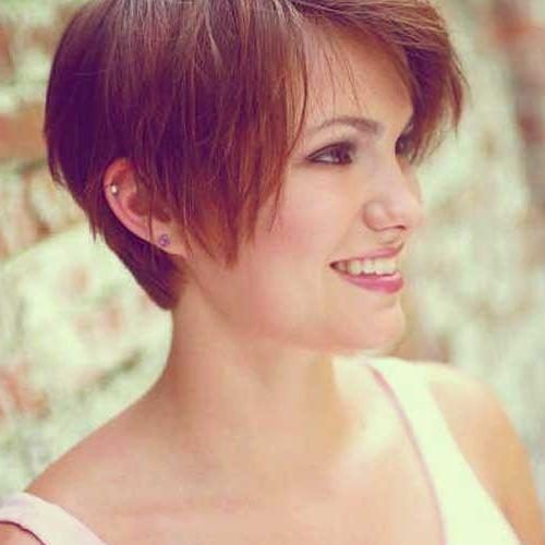 Short Haircuts For Round Faces And Thick Hair (Photo 3 of 20)