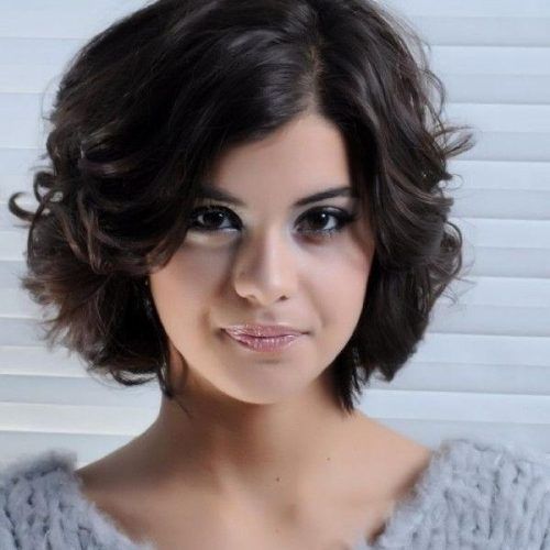 Short Haircuts For Round Faces Women (Photo 20 of 20)