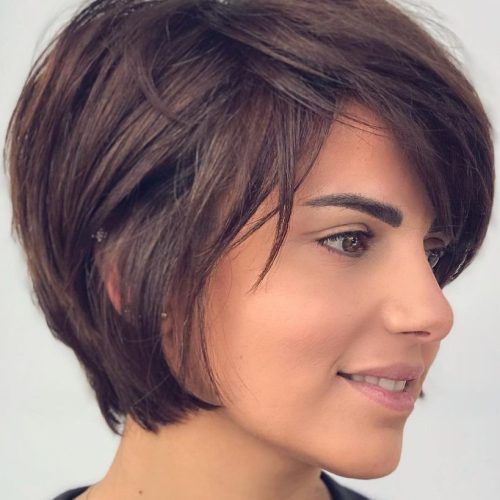 Bright Blunt Hairstyles For Short Straight Hair (Photo 12 of 20)