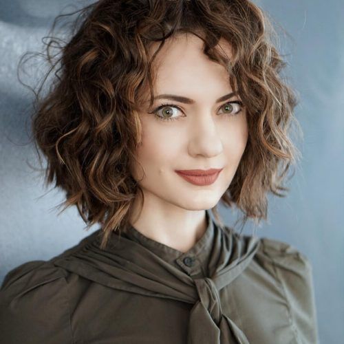 Jaw-Length Curly Messy Bob Hairstyles (Photo 9 of 20)