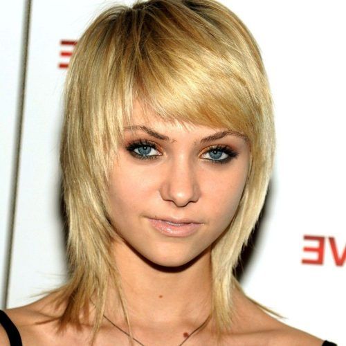 Short Chopped Haircuts With Bangs (Photo 7 of 20)