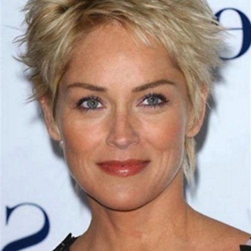 Messy Short Haircuts For Women (Photo 17 of 20)